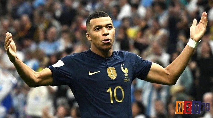 Dẫn đầu top 10 cầu thủ nhanh nhất thế giới ấn tượng cầu thủ trẻ Kylian Mbappé - Pháp