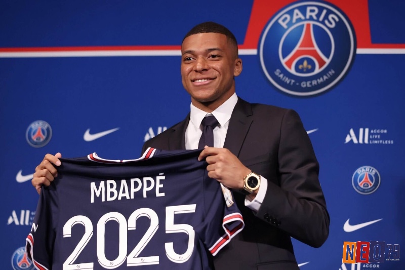 Kylian Mbappe cầu thủ trẻ người Pháp hiện đã tích lũy được tài sản ước tính 235 triệu USD thành top cầu thủ giàu nhất thế giới